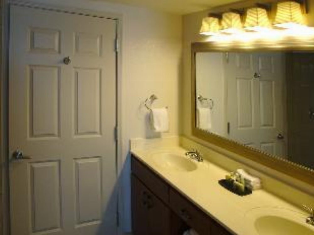 Club 36 Resort by ResortShare Image 15