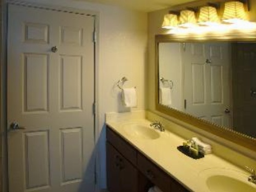 Club 36 Resort by ResortShare image 15