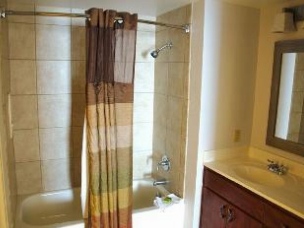 Club 36 Resort by ResortShare Image 20